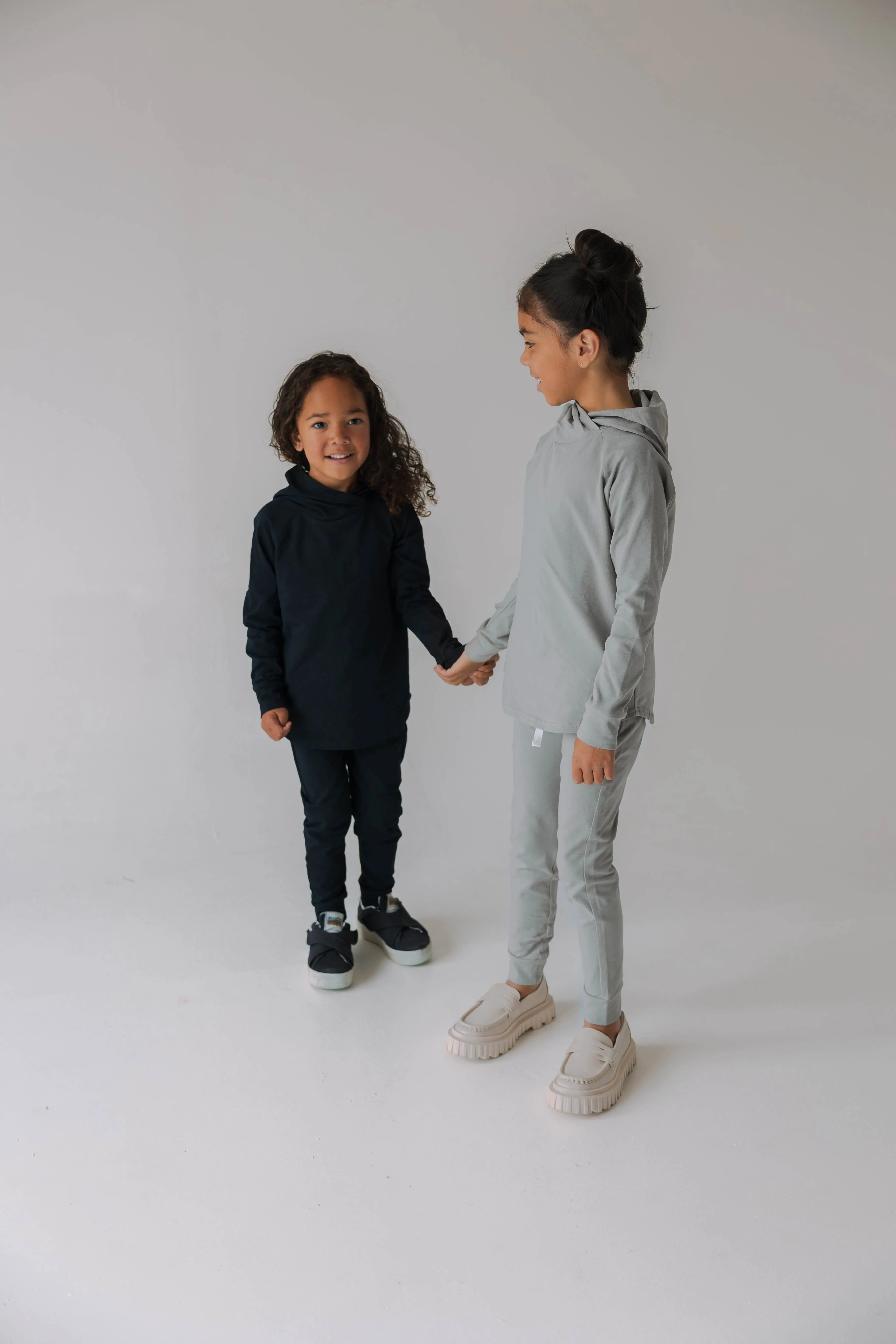 TRAVELER JOGGER | GREIGE