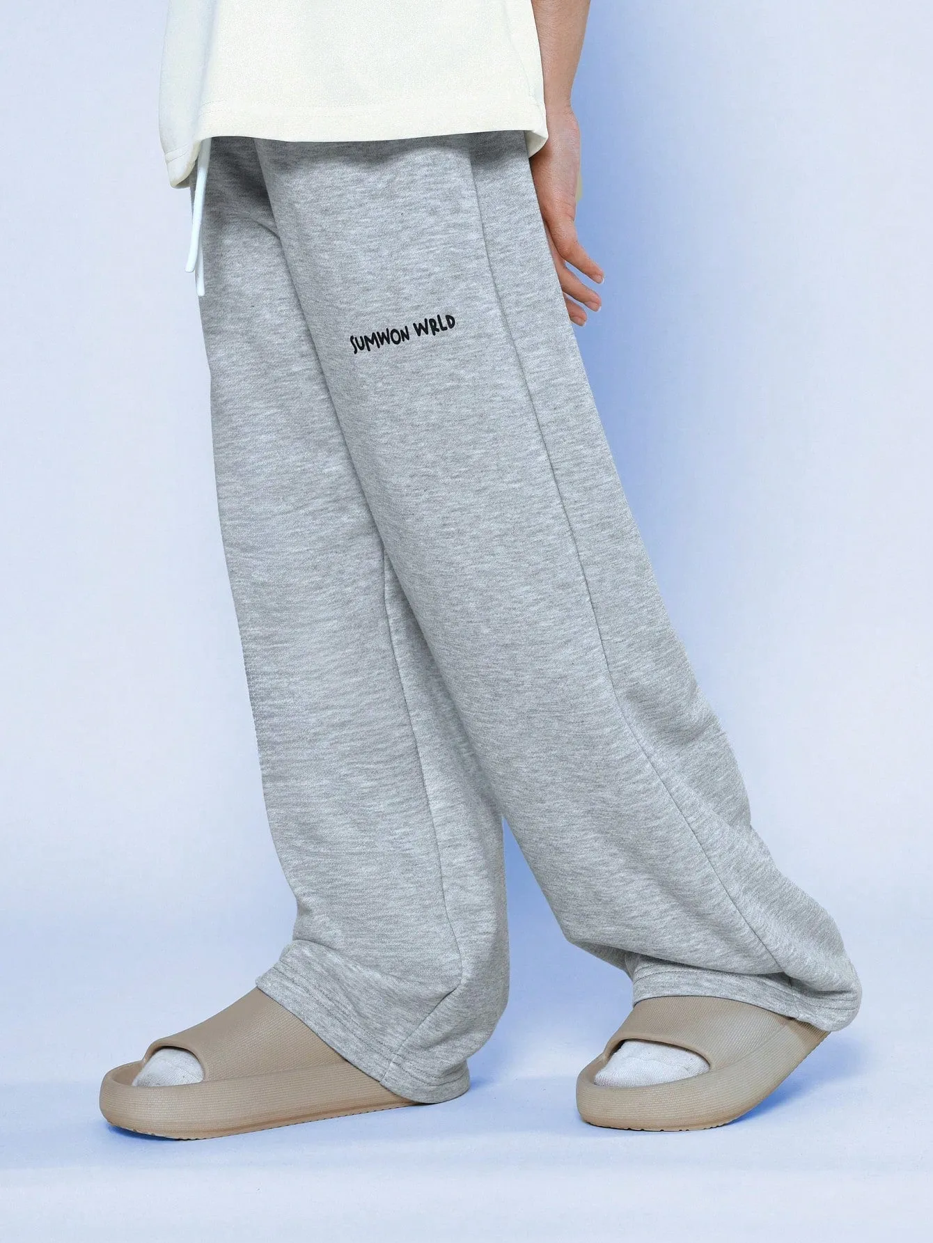 Tween Girls Oversized Fit Tee With NYC Letter & Butterfly Graphic Print And Straight Fit Jogger 2 Piece Set