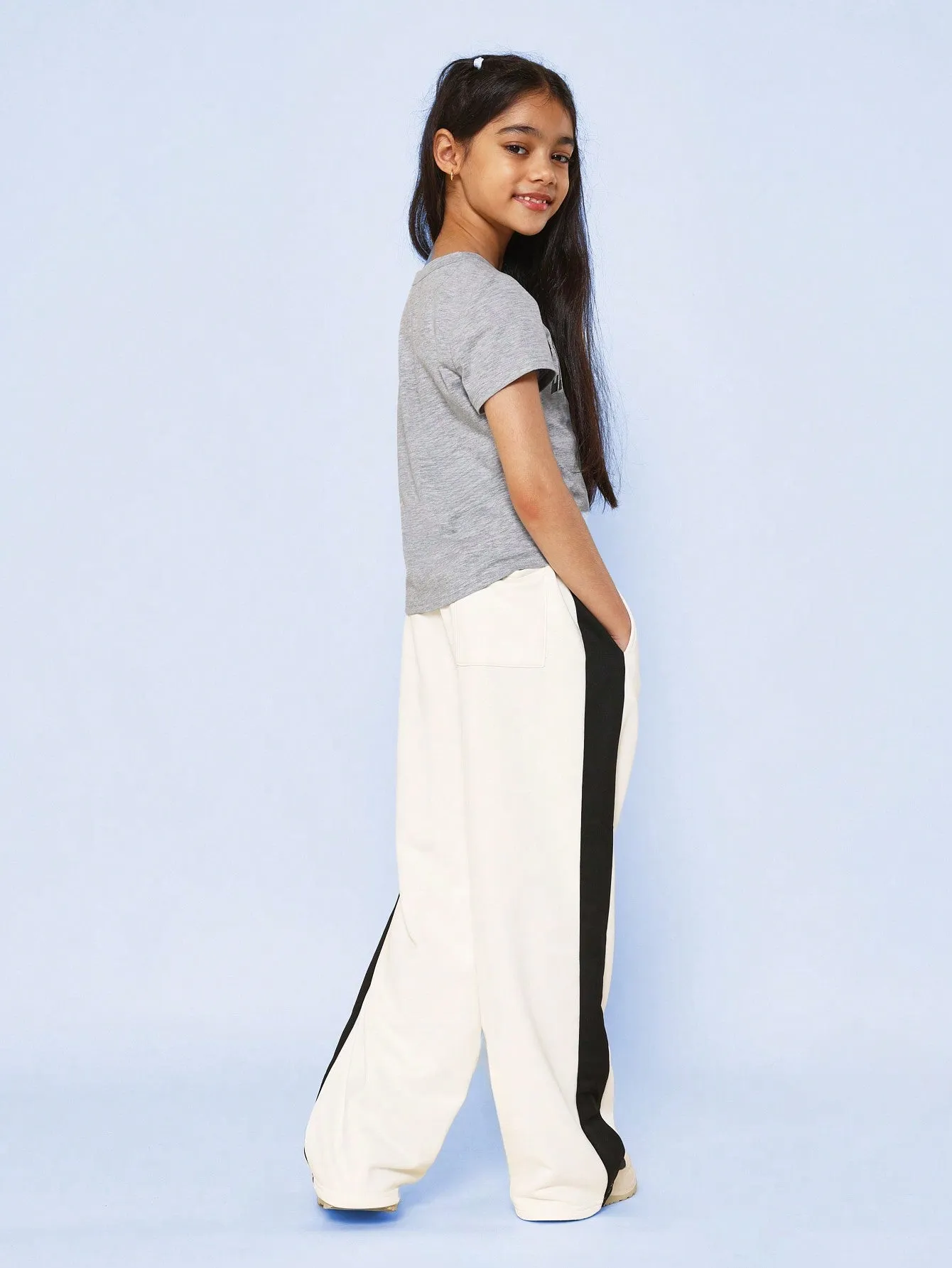 Tween Girls Regular Fit Tee With Limited Edition Graphic Print And Contrast Side Panel Jogger With Embroidery 2 Piece Set